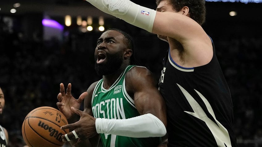 Jaylen Brown on Brook Lopez