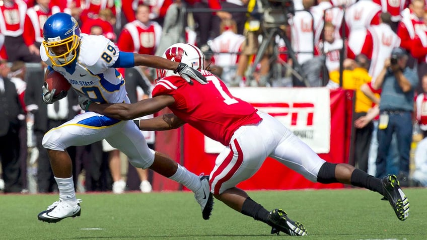 Chandler Jones vs Wisconsin