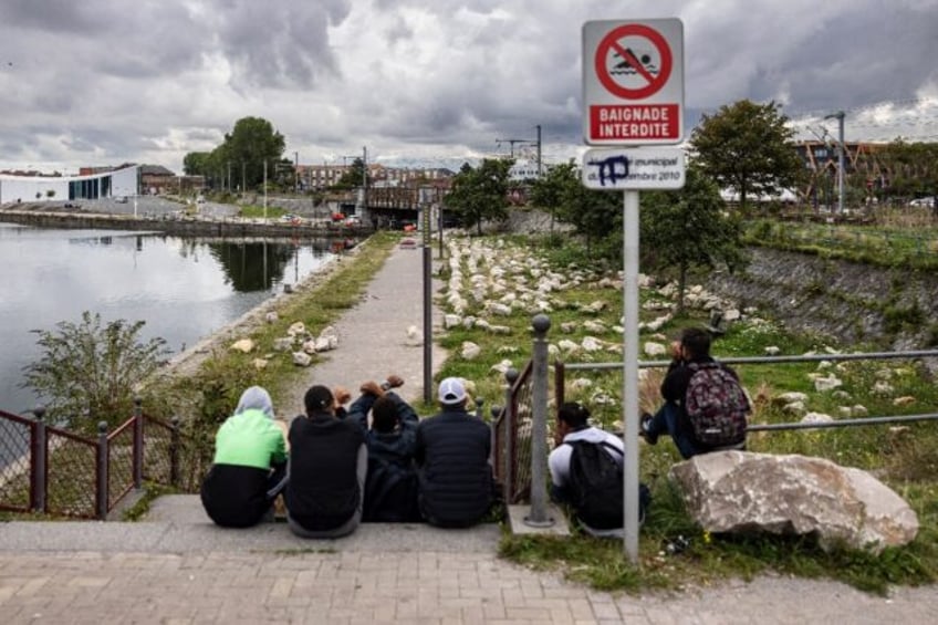 channel migrants confront tighter french coast patrols