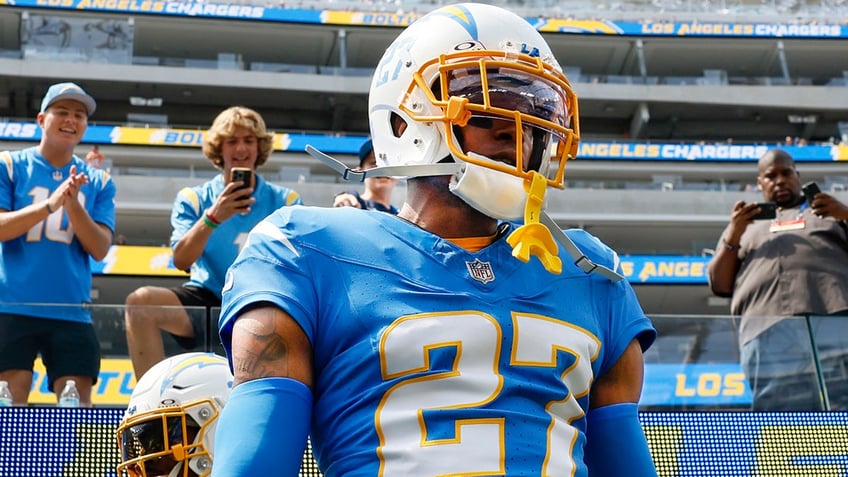 chargers jc jackson has warrant out for arrest after failing to appear in court