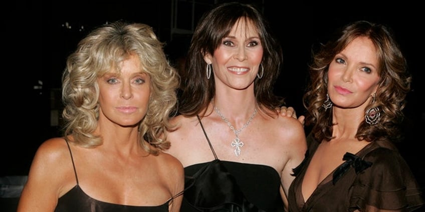 charlies angels stars kate jackson jaclyn smith reunite 42 years after show ends in rare public appearance