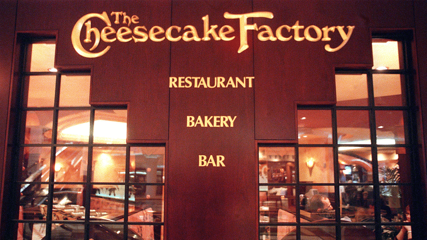 cheesecake factory goes viral as supposedly bad place for first date but americans rush to defend its honor