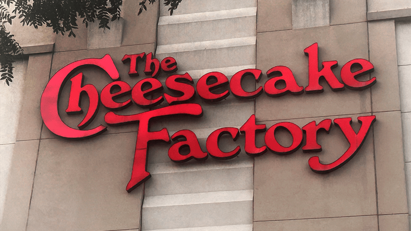 cheesecake factory goes viral as supposedly bad place for first date but americans rush to defend its honor