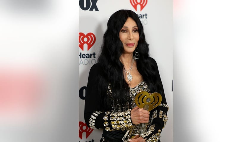 Cher accepts an award