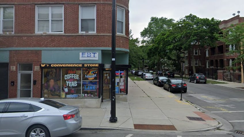 Chicago storefront 