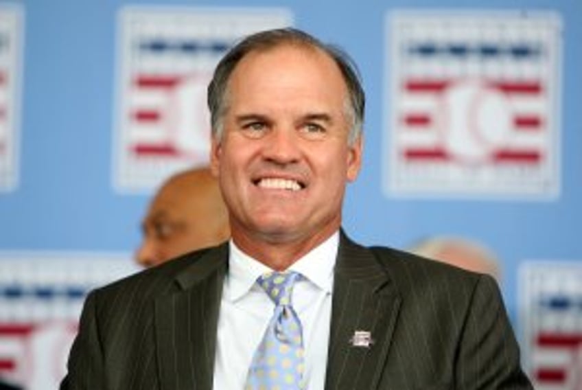 Chicago Cubs legend Ryne Sandberg discloses he has metastatic prostate cancer