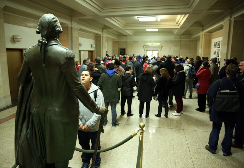 chicago mayor brandon johnson knocked for plan to remove george washington statue from city hall