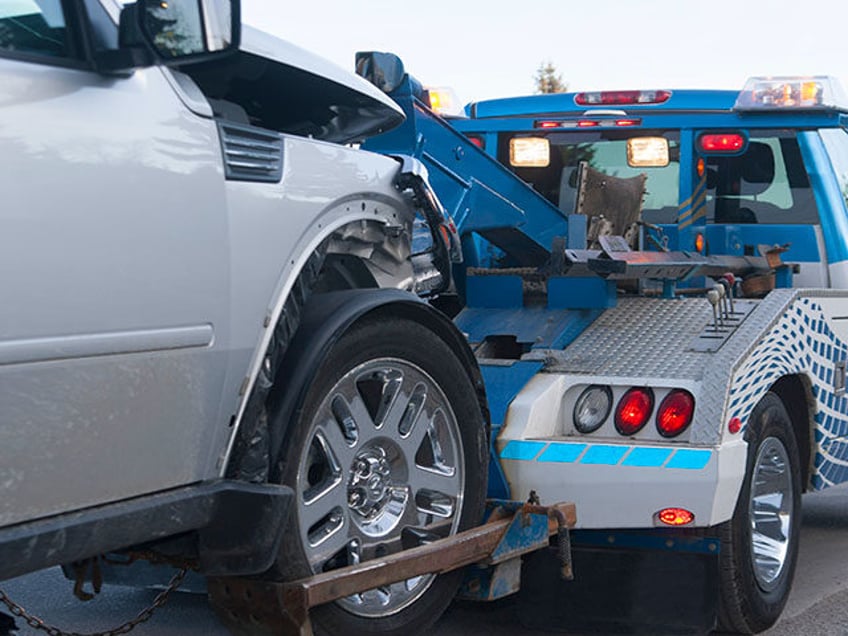 chicago police tow truck drivers stealing cars from wreck scenes