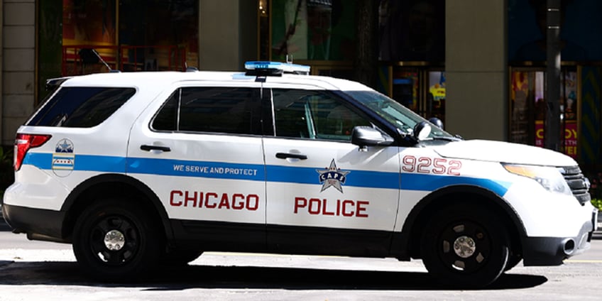 chicago weekend shootings kill 7 including teens ahead of new school year over 3 dozen people wounded