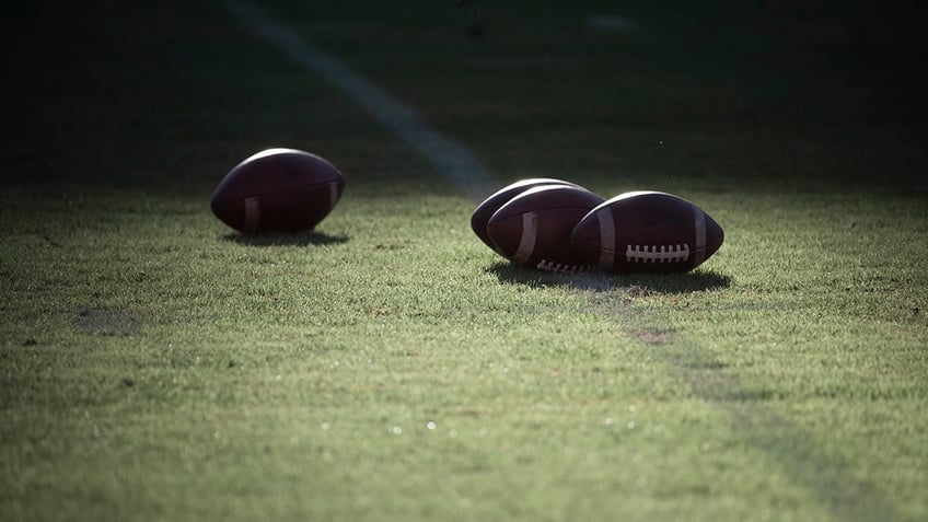 chicago youth football team to protest after citys plan to house migrants threatens to displace program