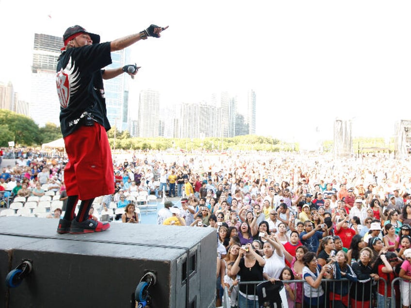 CHICAGO - AUGUST 24: Cruz Martinez y Los Super Reyes performs at the MTV Tr3s at the Viva