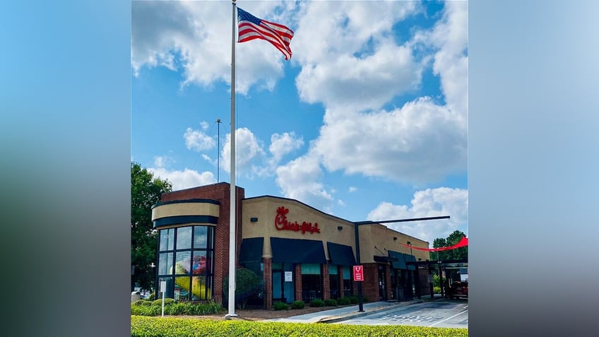 chick fil a bandits steal hundreds of gallons of cooking oil in repeat heists report