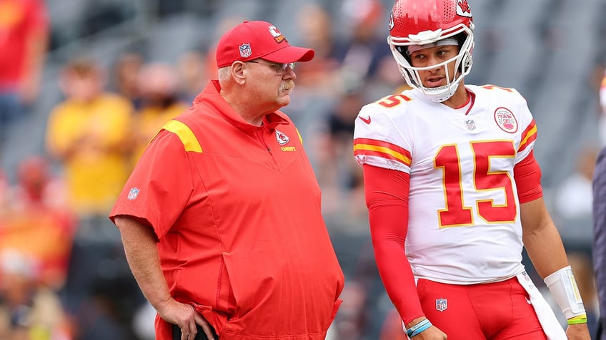 chiefs andy reid dishes on relationship with taylor swifts father lauds patrick mahomes leadership