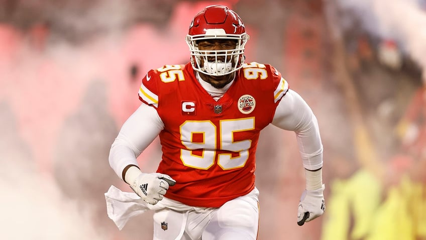 chiefs chris jones super pleased with contract but would change holdout approach if given another chance