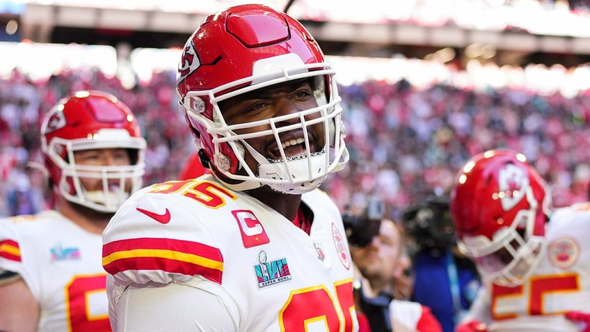 chiefs chris jones super pleased with contract but would change holdout approach if given another chance