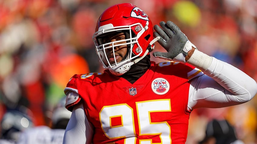 chiefs chris jones super pleased with contract but would change holdout approach if given another chance