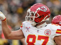 Chiefs great Tony Gonzalez vows to pay Travis Kelce's fine after record-breaking touchdown