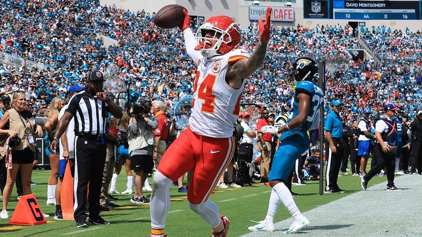 chiefs have clutch fourth quarter stops to beat jaguars in week 2