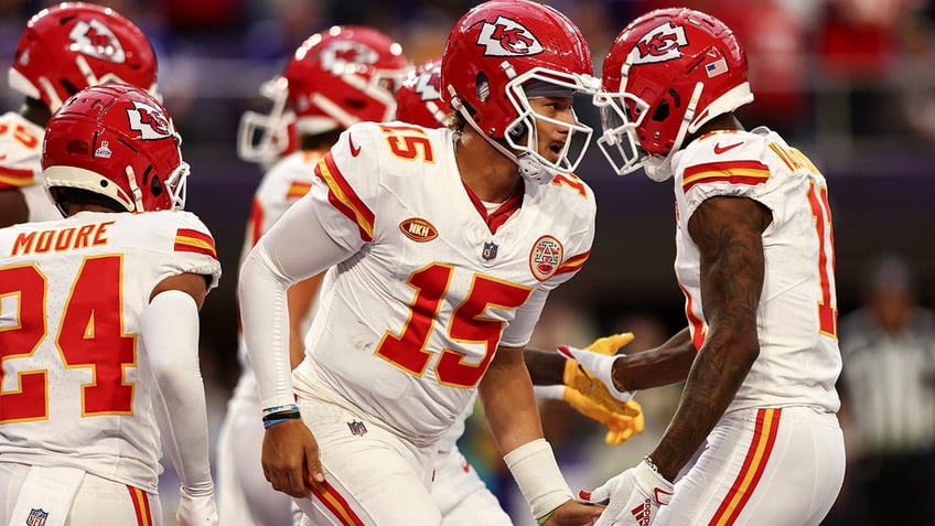 chiefs marquez valdes scantling says defending super bowl champs have target on their backs