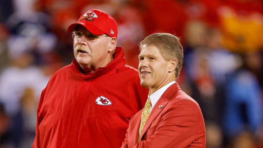 chiefs owner clark hunt shuts down andy reid retirement speculation incredibly energized and excited