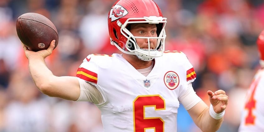 chiefs patrick mahomes goes wild after backup quarterback emulates him on impressive touchdown pass