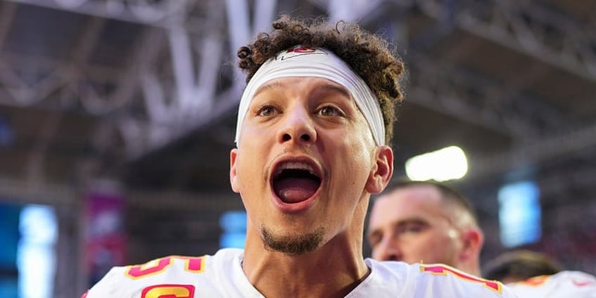 chiefs patrick mahomes goes wild after backup quarterback emulates him on impressive touchdown pass