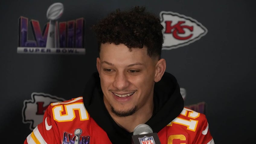 Patrick Mahomes speaks to the media