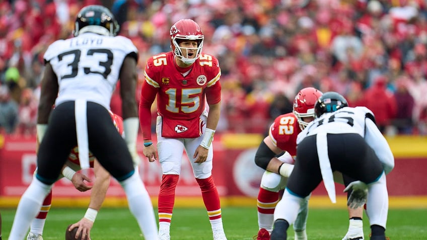 chiefs patrick mahomes says he wants to make a lot of money but also wants to win