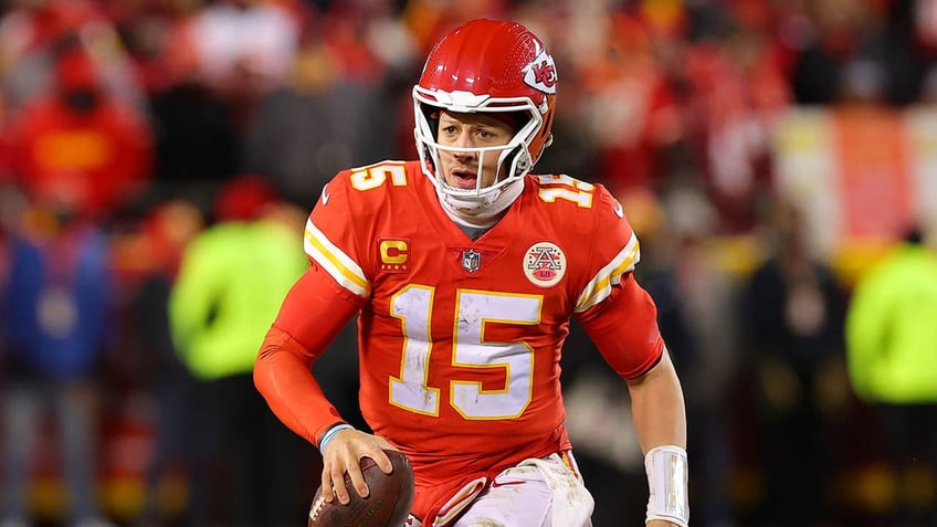 chiefs patrick mahomes says he wants to make a lot of money but also wants to win