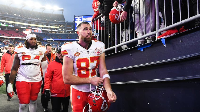 Travis Kelce walks off the field