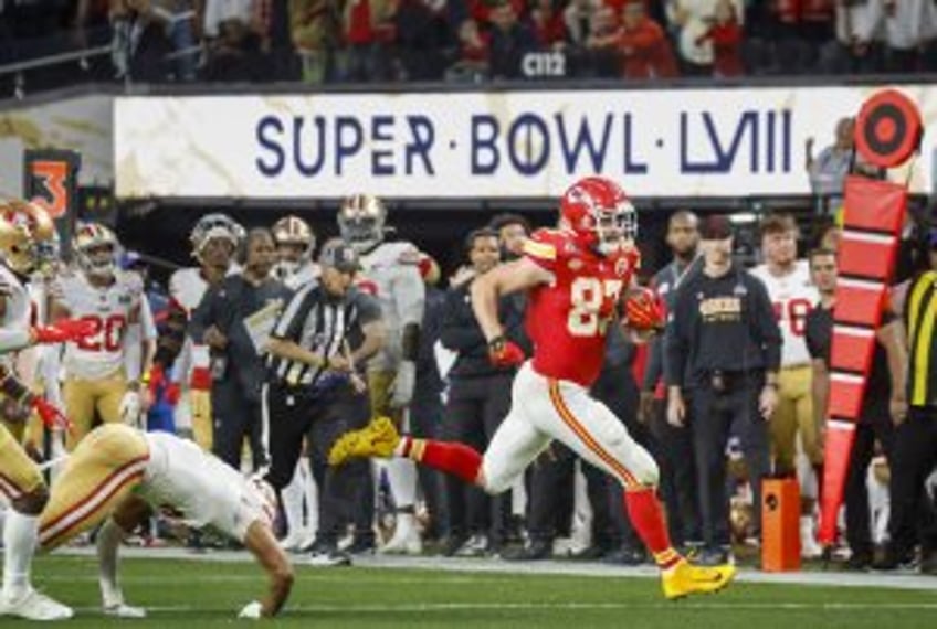 Chiefs' Travis Kelce calls Super Bowl bump of coach Andy Reid 'unacceptable'