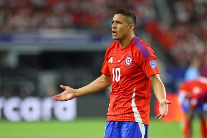 Chile forward Alexis Sanchez reacts to a missed chance in Friday's 0-0 draw with Peru in A