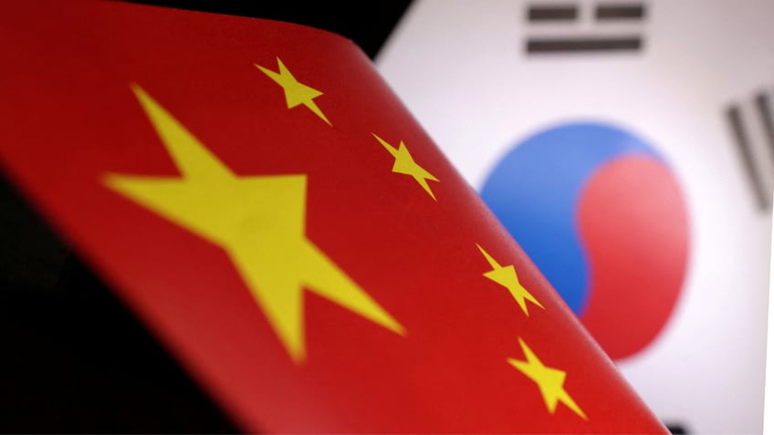 Chinese and South Korean flags