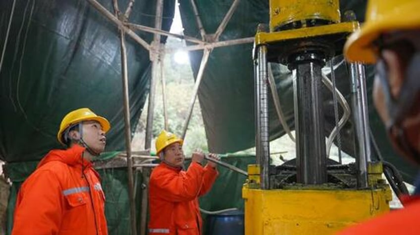 china discovers worlds largest gold deposit worth 83 billion 