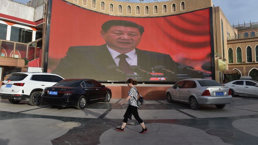 china mobilizes country to look out for foreign spies offers big cash rewards