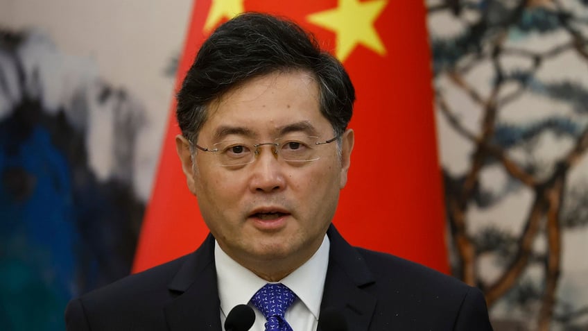 china ousts foreign minister who has been missing for a month