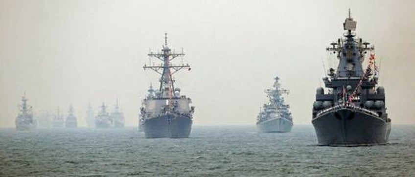 china russia sent huge naval flotilla toward alaska us responds by dispatching destroyers