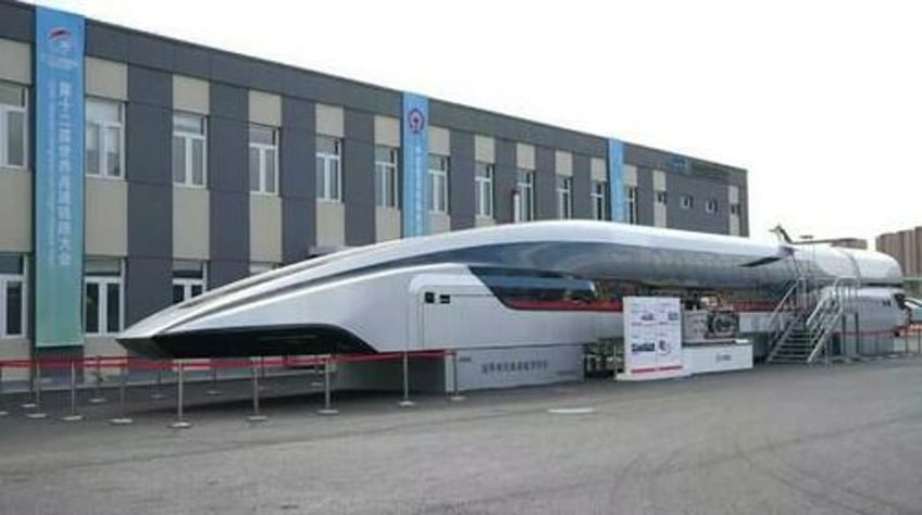 chinas 373mph maglev train debuts slashing travel time between cities