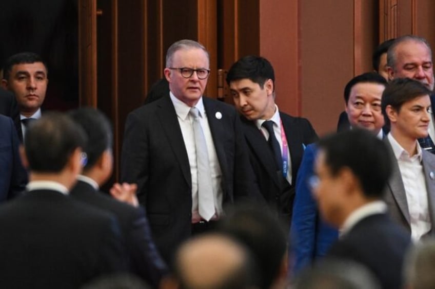 chinas xi meets australian pm albanese in beijing