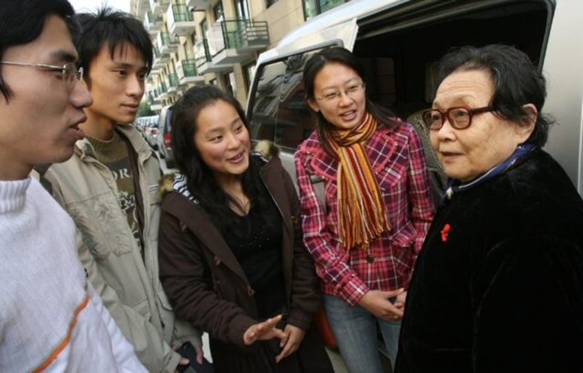 Gao Yaojie, who dedicated her retirement to helping AIDS patients and orphans, died in New York City on Sunday