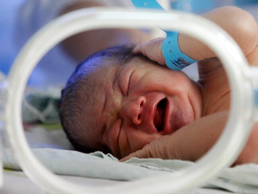 chinese state media reports record low fertility rate of 109 in 2022