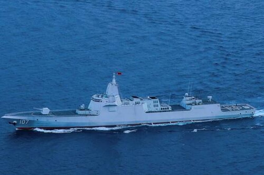 chinese warships sail near australian base hosting us submarine 