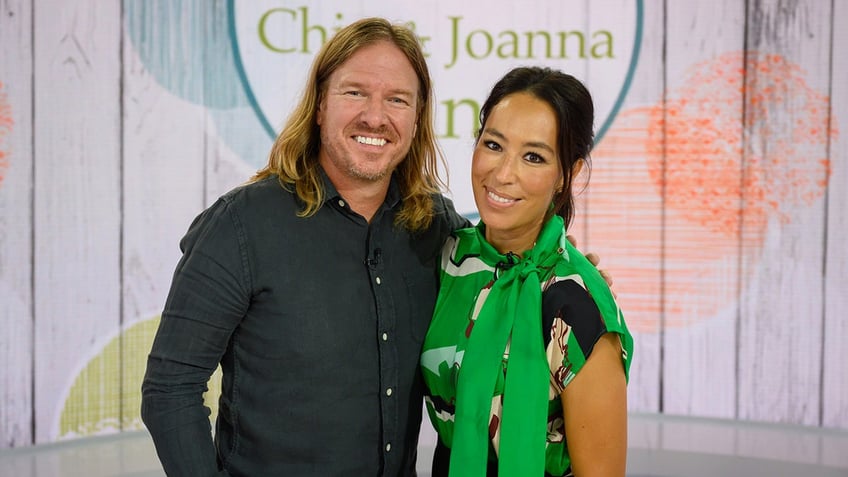 Chip and Joanna Gaines posing together