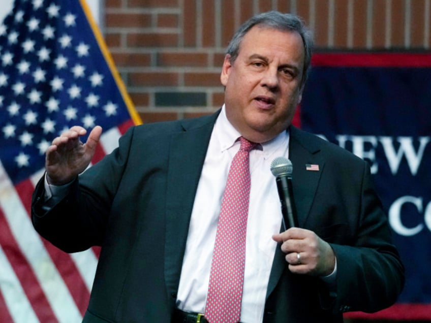 chris christie has not campaigned in new hampshire in nearly 4 weeks