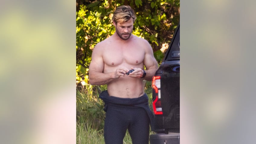 chris hemsworth brad pitt ben affleck are among male stars getting better with age photos