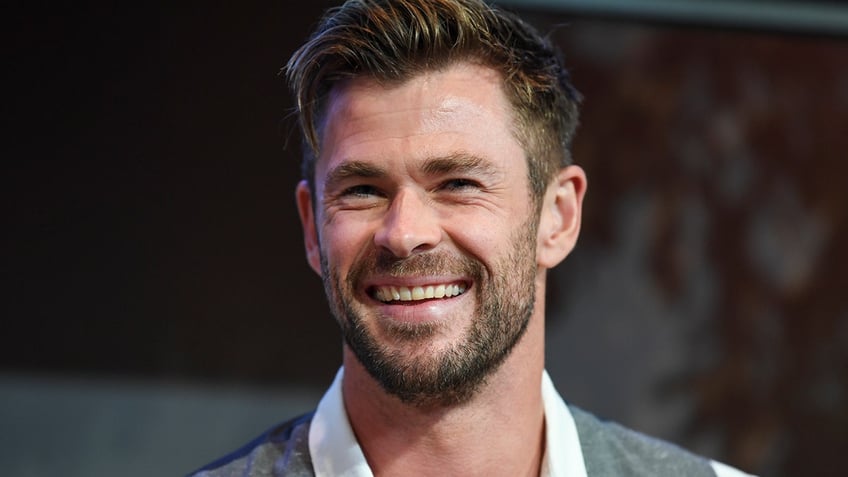 chris hemsworth makes major lifestyle changes after learning hes high risk for alzheimers disease