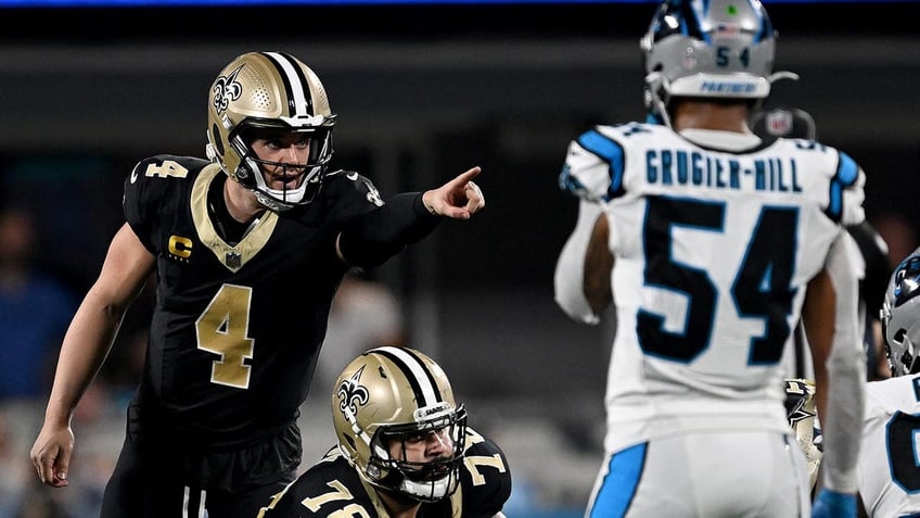 chris olaves incredible catch helps saints to early divisional victory over panthers