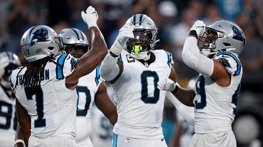 chris olaves incredible catch helps saints to early divisional victory over panthers