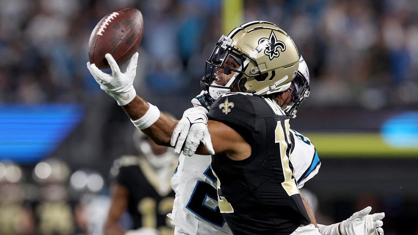 chris olaves incredible catch helps saints to early divisional victory over panthers