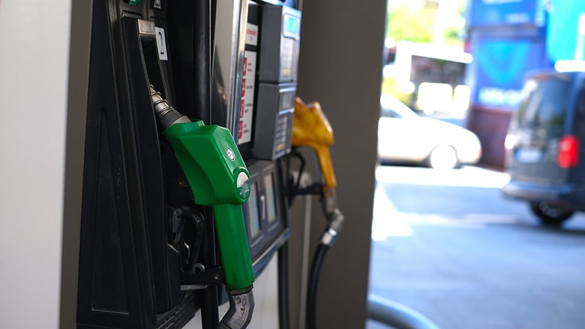 green gas pump christmas gas prank